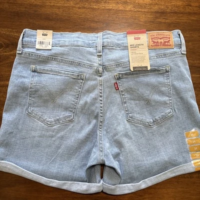 Pantalones cortos Levis de longitud media para mujer hipersuaves tiro medio lavado ligero talla 12 cintura 30 Foto 1 de 4