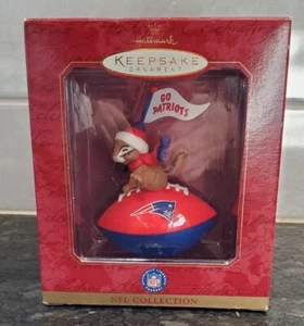 1999 HALLMARK KEEKEN ORNAMET ENGLAND PATRIOTS FUSSBALL - Bild 1 von 4