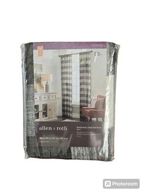 Panel de cortina lengüeta filtradora de luz mezcla de poliéster negro 95 pulgadas Allen + Roth Hess Foto 1 de 3