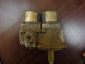 BASOTROL Gas ValveG96HGH-1 EF33CZ207; 25V; 60HZ "Used" - Picture 1 of 1