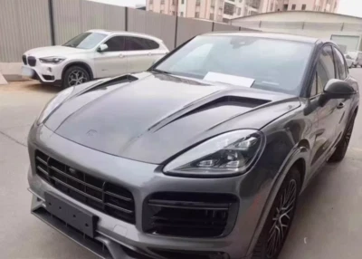 Cubierta de capó ventilada de fibra de carbono real para Porsche Cayenne 2004-2019 Foto 1 de 4