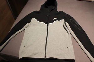 Nike Tech Fleece Jacke mit Kaputze M grau/schwarz - Bild 1 von 3