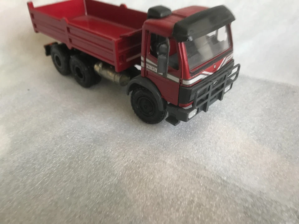 Camion miniature NZG Mercedes Actros 2635 - Photo 1/3