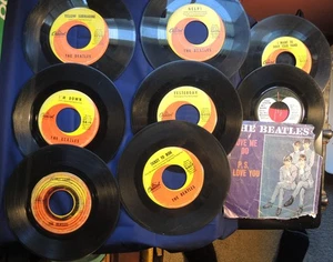 VINTAGE BEATLES 45rpm RECORDS & (1) COVER (Tollie) with PLATTER-PAK CASE - Imagen 1 de 11