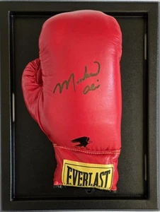 Muhammad Ali handsignierter roter Everlast Boxhandschuh mit Echtheitszertifikat - Bild 1 von 15