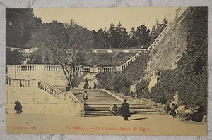 CPA " NIMES - La Fontaine - Statue de Bigot - Imagen 1 de 2