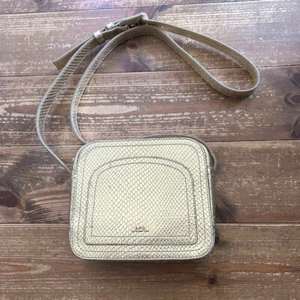 A.P.C. Quadratische Leder Crossbody Schultertasche Gold GEBRAUCHT Guter Zusta... - Bild 1 von 8