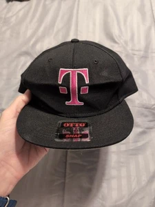 Otto Flat Bill Snapback Mütze T-Mobile schwarz pink - Bild 1 von 9