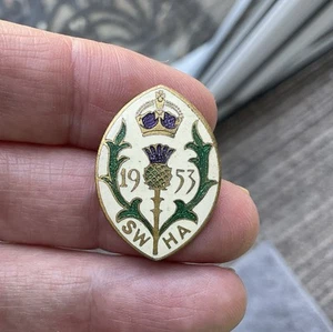 vintage Scottish Womens Hockey Association Enamel Pin Badge 1953 Scotland - Picture 1 of 7