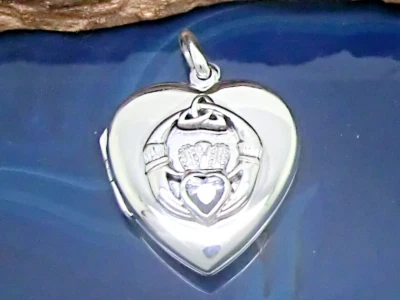 Medaglione Claddagh 925 Argento Sterling Ciondolo Cuore Corona Liebe Vero Irland - Immagine 1 di 3