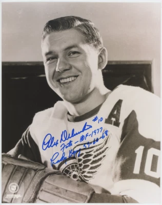 亚历克斯·德尔韦奇奥底特律红翼队亲笔签名签名 8 x 10 照片 AMCo 正品证书 27613 — 第 1/2 张图片