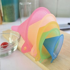OLIO IN PLASTICA 5Pcs/Set LIQUIDO Imbuto COLORATI CUCINA 5 Taglie UK strumenti fai da te