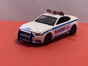 Greenlight 1:64 Custom NYPD Ford Mustang Police Interceptor - Picture 1 of 5
