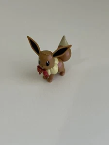 Figurina natalizia Jazwares Pokémon Eevee 2021 con papillon - Foto 1 di 7