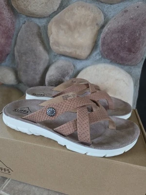 Sandalia para mujer CLIFFS BY WHITE MOUNTAIN Banksy talla 7,5 tanga tostada nueva Foto 1 de 4