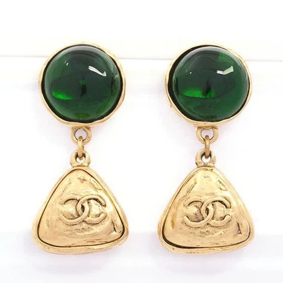 【Chanel】Coco Mark Gripoix Verde Triángulo Columpio Clip Vidrio【Pendientes】 Foto 1 de 4