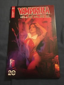 VAMPIRELLA HELLIDAY 2024 SPECIAL #1 1ST PRINT COVER D COSPLAY VARIANT - Picture 1 of 2