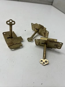 VINTAGE BRASS CABINET HARDWARE LOCK LOT SKELETON KEY CUPBOARD PERSINWARE - Picture 1 of 5