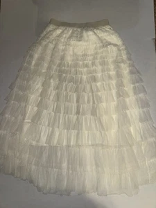Studio West. Maxi falda talla grande con volantes de tul - Imagen 1 de 3
