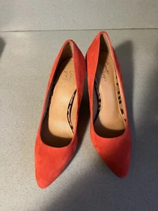 Crown Vintage Juryan Pumps, Women's Size 7.5 Red Suede MSRP $80 - Picture 1 of 8