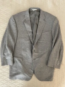 Samuelsohn Made In Canada Herringbone Cashmere Sport Jacket in Light Gray 43 S - Picture 1 of 7