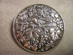 Scandinavian ? Silver Round Brooch with a Bird and Grapes ~ Faint Mark 830? 800? - Picture 1 of 4