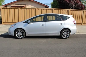 2017 Toyota Prius - Picture 1 of 10