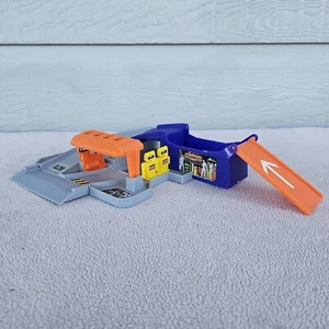 VTG Hot Wheels City Service Station Track Playset Mattel 1996 - Picture 1 of 8