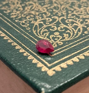 1 x Mozambique Deep Red Ruby Natural Faceted Pear gemstone 0.4crt 6x4mm E0-1203 - Picture 1 of 6
