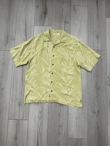 Tommy Bahama Hawaiian Shirt Medium Pure 100% Silk Green Size M Pocket Detail - Picture 1 of 7