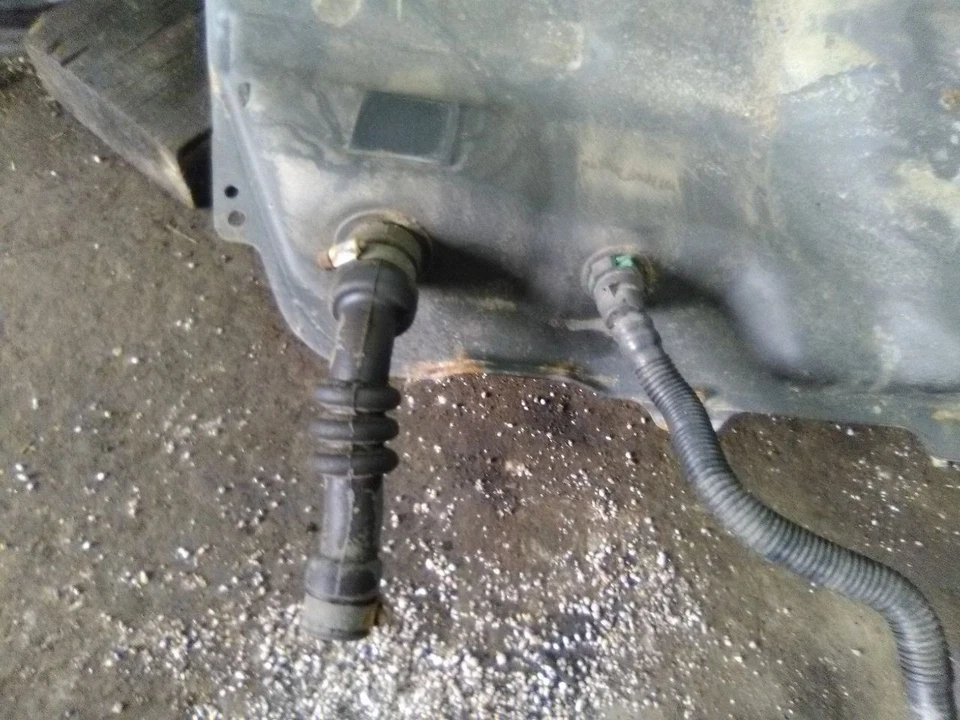 09-16 Toyota Venza Fuel Tank  - Image 1 of 4