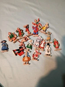 Vintage 1950er The Dolls of Our World Lot Commonwealth Plastik Miniatur Figuren - Bild 1 von 15