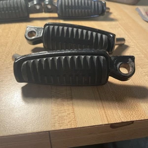 Harley Davidson V-Rod Sportster Black Right Left Foot Pegs Set 33134-07 - Picture 1 of 4