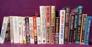 Tony Hillerman & Anne Hillerman Hard & Soft Cover Book lot 20 Books - Imagen 1 de 4