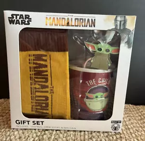 Star Wars The Mandalorian Gift Set Bundle Din Djarin Coffee Mug Socks Keychain - Picture 1 of 6