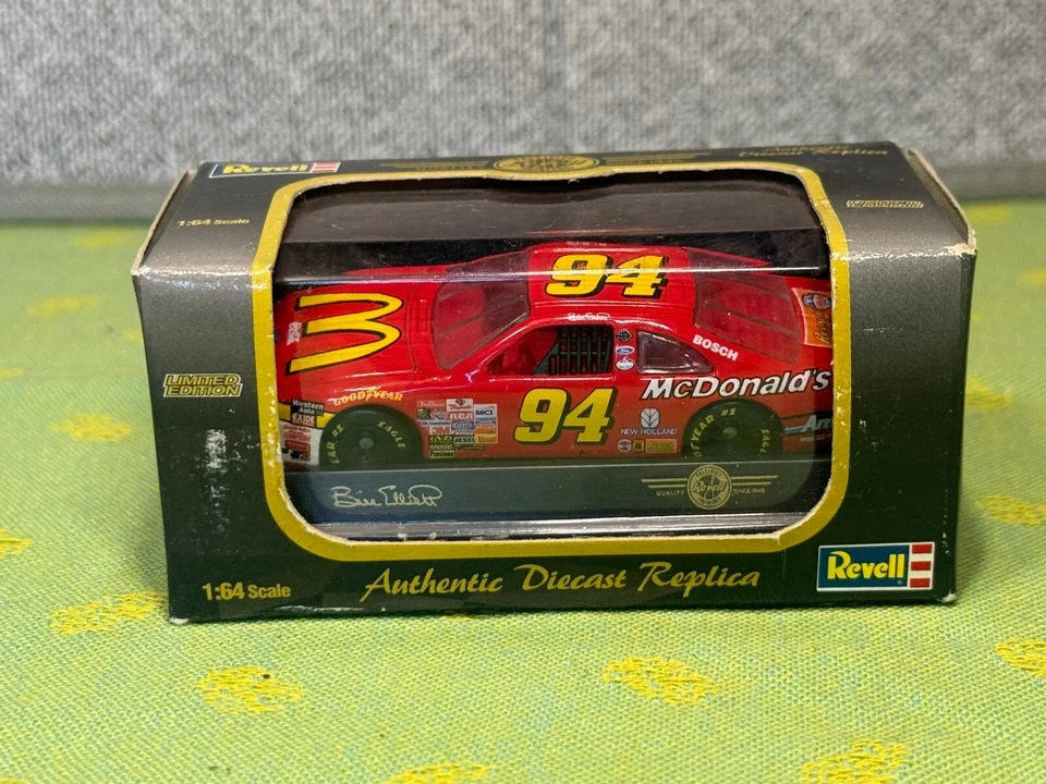 Bill Elliott #94 1997, Mc Donalds Thunderbird -- Revell Foto 1 de 4