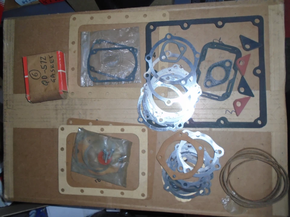 LOTE DE JUNTAS WISCONSIN ROBIN LOTES DE ELLAS (lote 3) 4 CILINDROS?? Foto 1 de 1