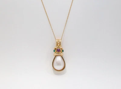 Beautiful 14k Yellow Gold Pearl, Ruby and Emerald Pendant, 6.5 Grams - Image 1 of 4