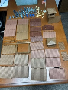 Rare Vintage Marx Toys- Fort Apache Play Set With (27 Parts) W/ (40) Figures - Picture 1 of 24