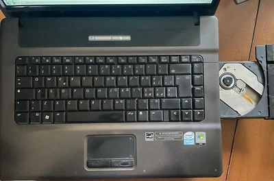 HP 550 PC Portatile Vintage, Ottime Condizioni, lettore DVD, Caricabatteria - Immagine 1 di 4