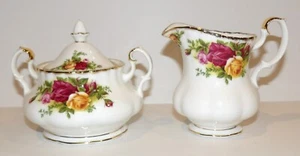 ROYAL ALBERT ENGLAND BONE CHINA OLD COUNTRY ROSES CREAMER & SUGAR WITH LID - Picture 1 of 9