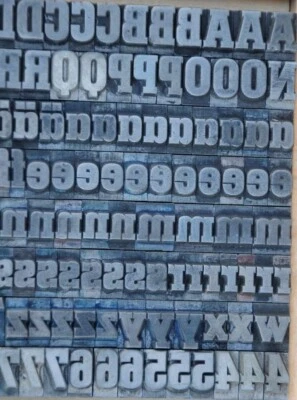 Police de Caractères plomb lettres typographie imprimerie tampon ancien metier - Photo 1/3