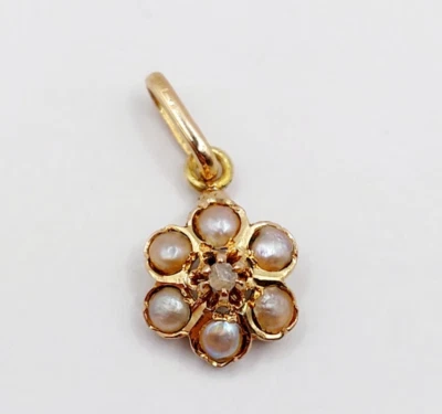 Petit Pendentif marguerite antique or 18k diamant taille rose et perle (1900) - Photo 1/4