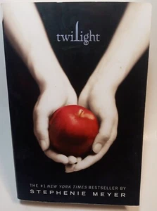 The Twilight Saga Ser.: Twilight by Stephenie Meyer (2006, Paperback - Foto 1 di 5