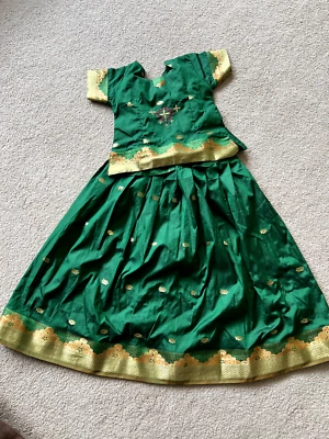 Blusa Pavda Lehanga Verde Tradicional para Niñas con Bordado Dorado Talla 5-6 Foto 1 de 3