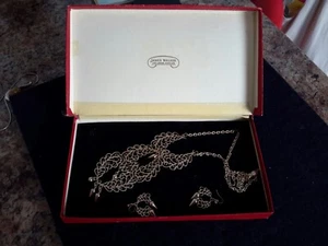 SARAH COVENTRY VINTAGE 1950s FILIGREE NECKLACE AND MATCHING PIERCED EARRINGS - Picture 1 of 9