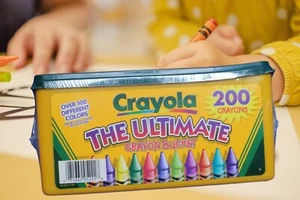 Vtg Crayola 200 Crayons - The Ultimate Crayon Reusable Bucket NEW SEALED - Picture 1 of 9