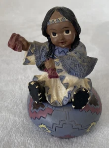 Vintage Native American Indian Girl Colorful Small Figurine - Picture 1 of 7