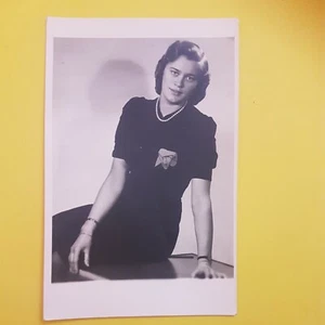 Photo antique, vintage, pretty young woman in love look, with dedication, excellent - Picture 1 of 7