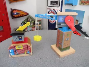 THOMAS & FREINDS TRACKMASTER WOODEN RAILWAY SODOR SHIPPING CO. 2 CRANES - Picture 1 of 11